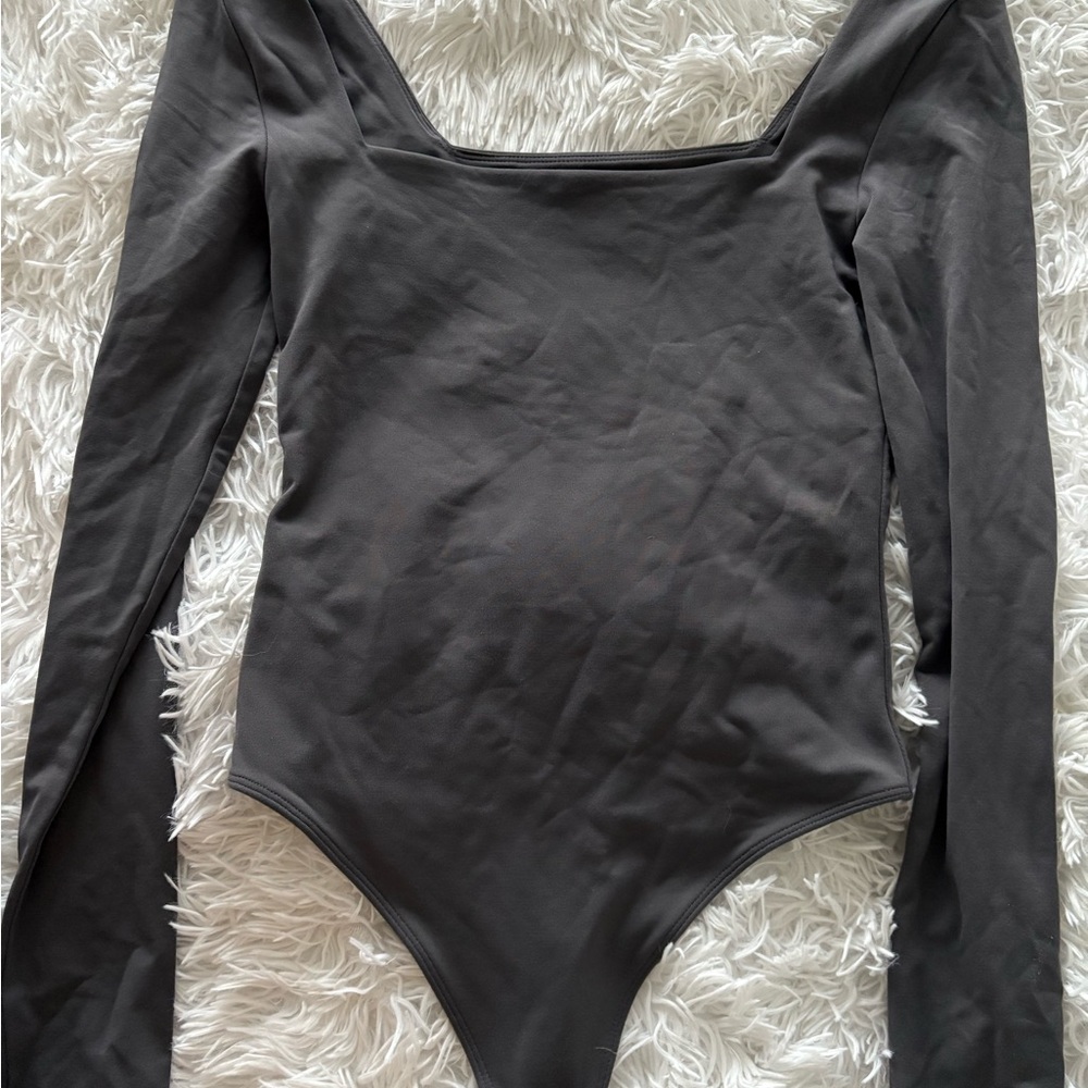 Aritzia Babaton Contour squareneck bodysuit